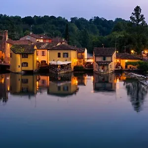 Guest house Le Finestre Su Borghetto